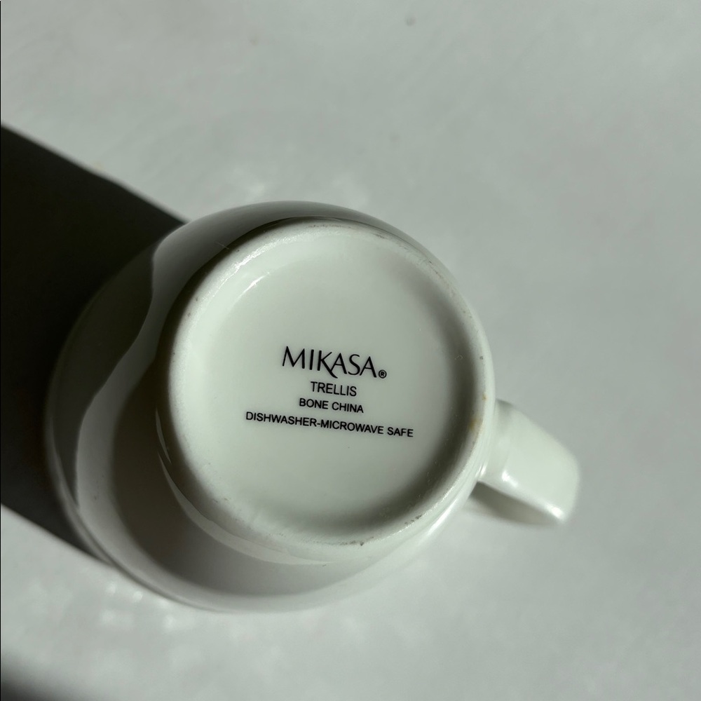 Set of 4 Mikasa large trellis coffee/tea mugs cups - Picture 4 of 9